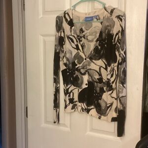 Simply Vera Vera Wang Black and Gray Floral Button Down Sweater